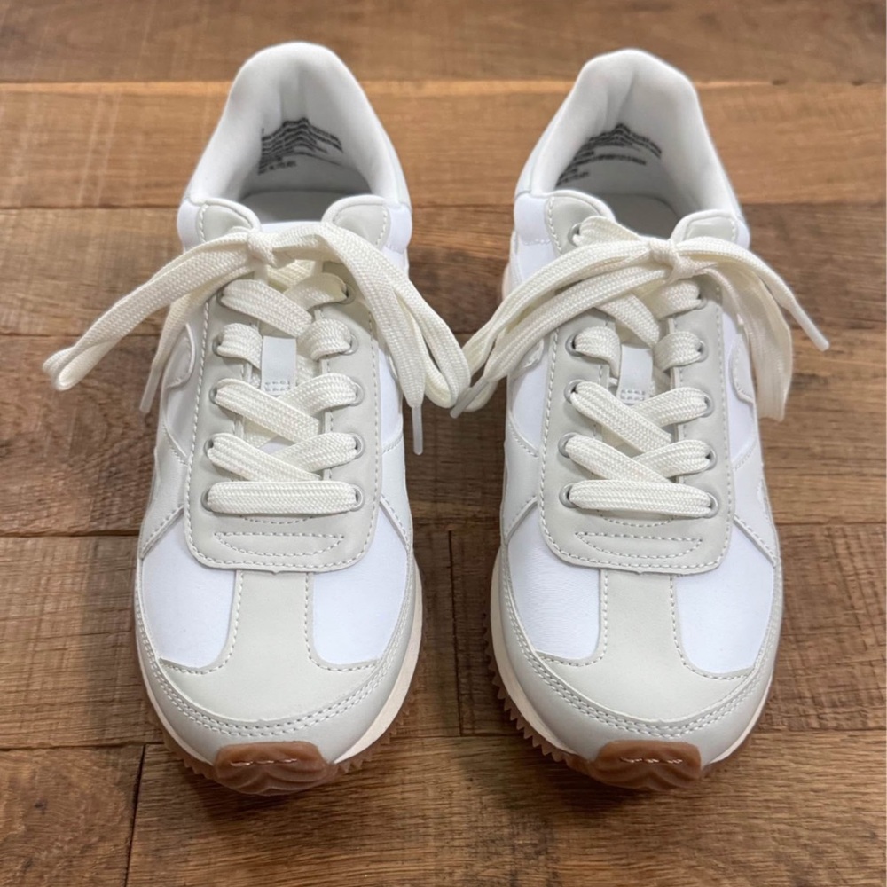 Universal Thread Sneakers - Picture 3 of 7